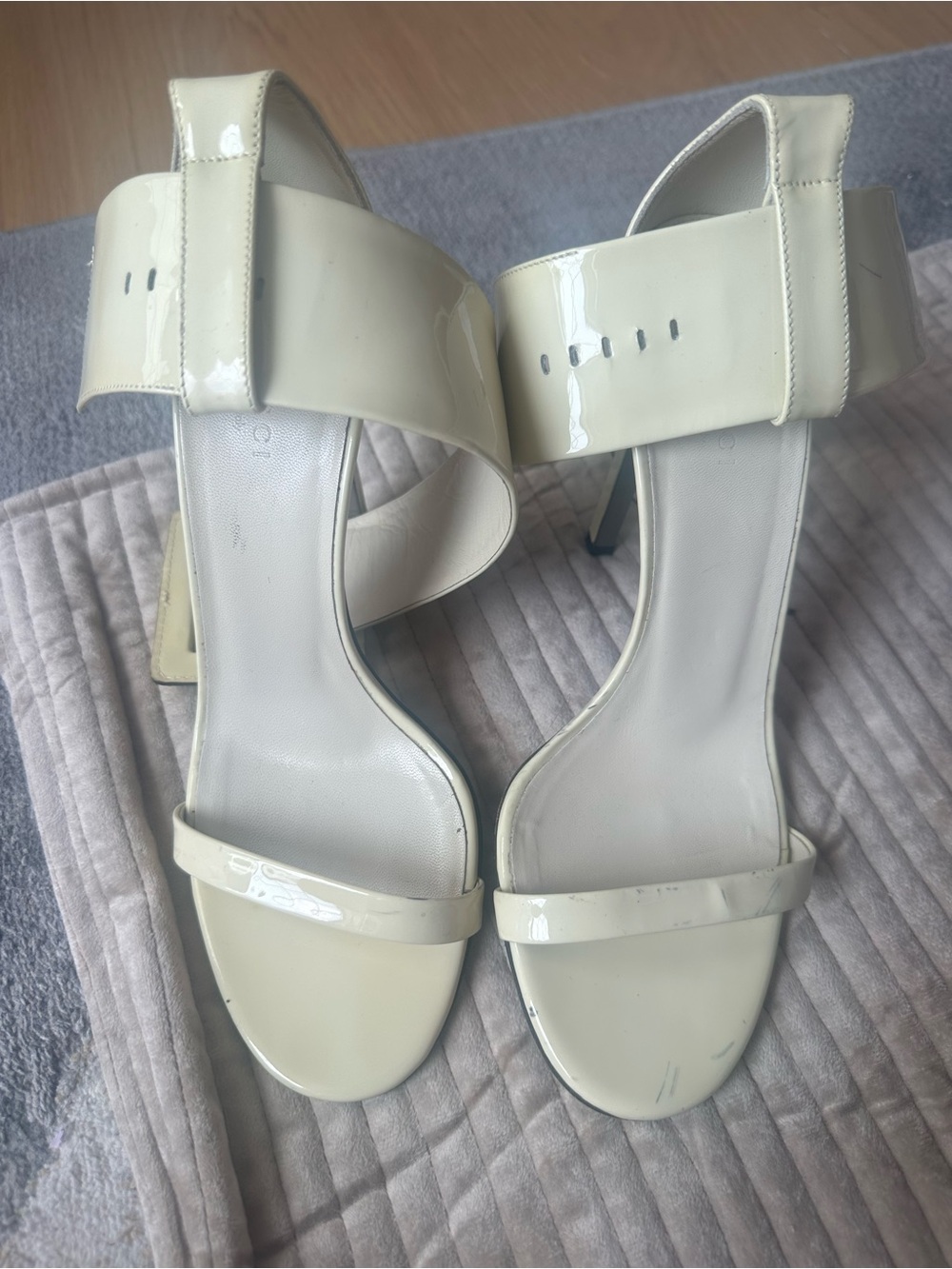 Gucci Cream Patent Leather Ankle-Strap High Heels - Picture 7 of 7